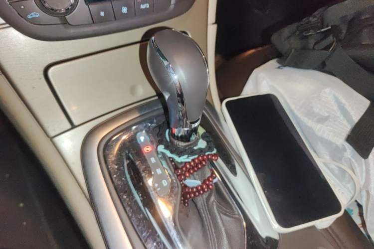 Used Buick Regal 2012 2.0L Comfort Edition Gear Lever