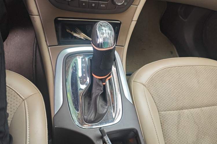 Used Buick Regal 2012 2.0L Comfort Edition Gear Lever