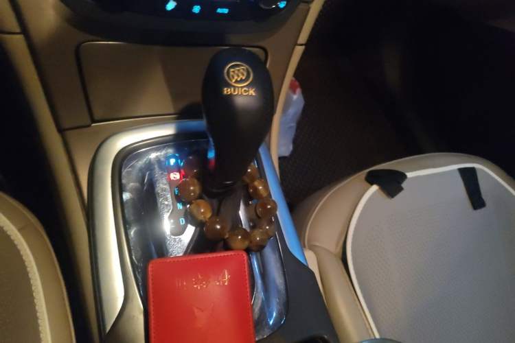 Used Buick Regal 2012 2.0L Comfort Edition Gear Lever
