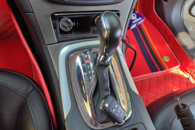 Used Buick Regal 2012 2.4L SIDI Flagship Edition Gear Lever