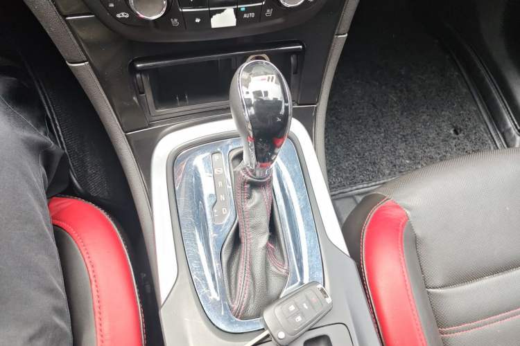 Used Buick Regal 2012 GS 2.0T Super Sport Edition Gear Lever