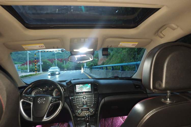 Used Buick Regal 2012 GS 2.0T Super Sport Edition Headliner