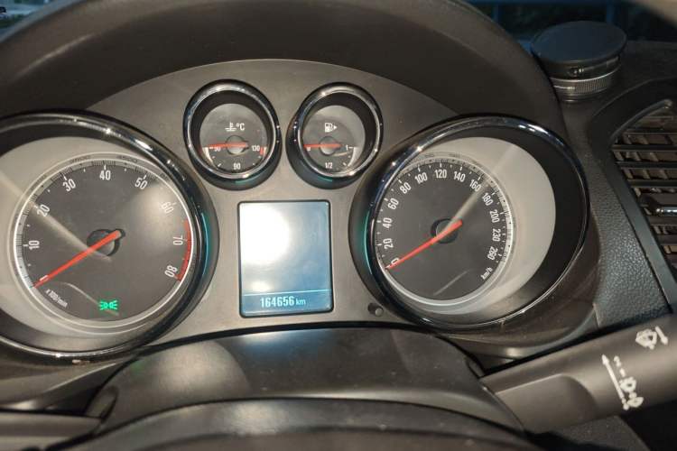 Used Buick Regal 2012 GS 2.0T Super Sport Edition Instrument Cluster