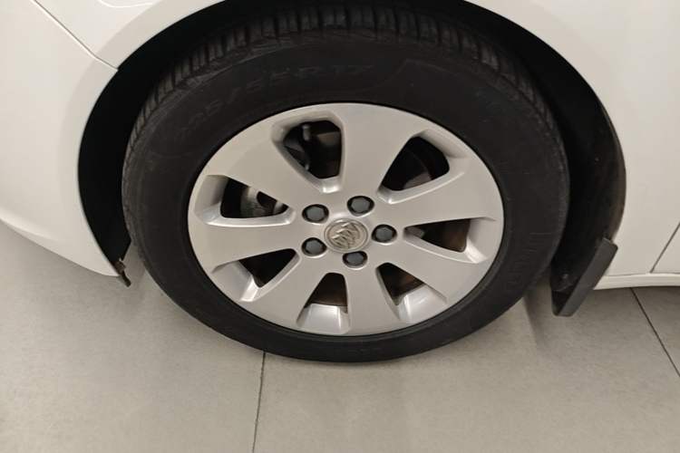 Used Buick Regal 2012 2.0L Comfort Edition Left Front Wheel Hub