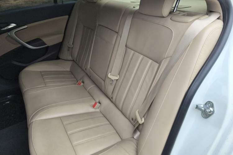 Used Buick Regal 2012 2.0L Luxury Edition Left Rear Seat