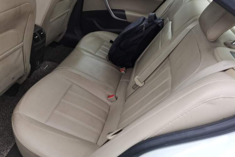 Used Buick Regal 2012 2.0L Luxury Edition Left Rear Seat