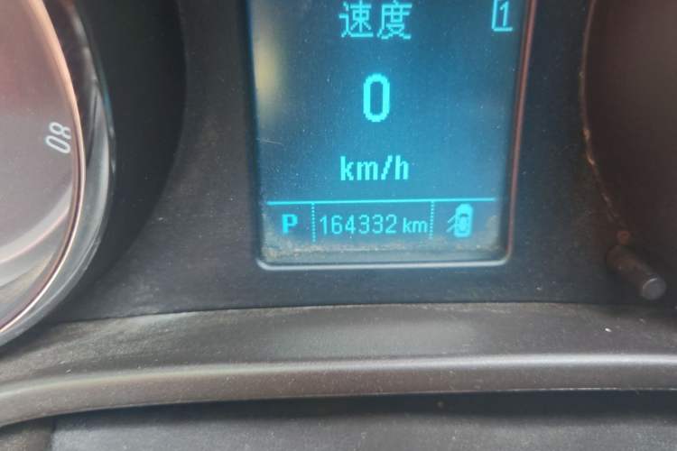 Used Buick Regal 2012 2.0L Luxury Edition Odometer Close Up