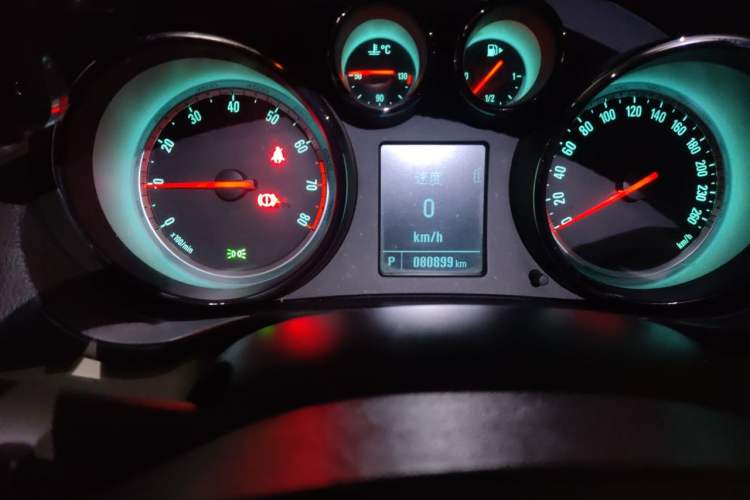 Used Buick Regal 2012 2.0L Luxury Edition Odometer Close Up