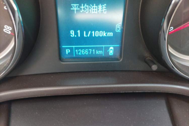 Used Buick Regal 2012 2.0L Comfort Edition Odometer Close Up