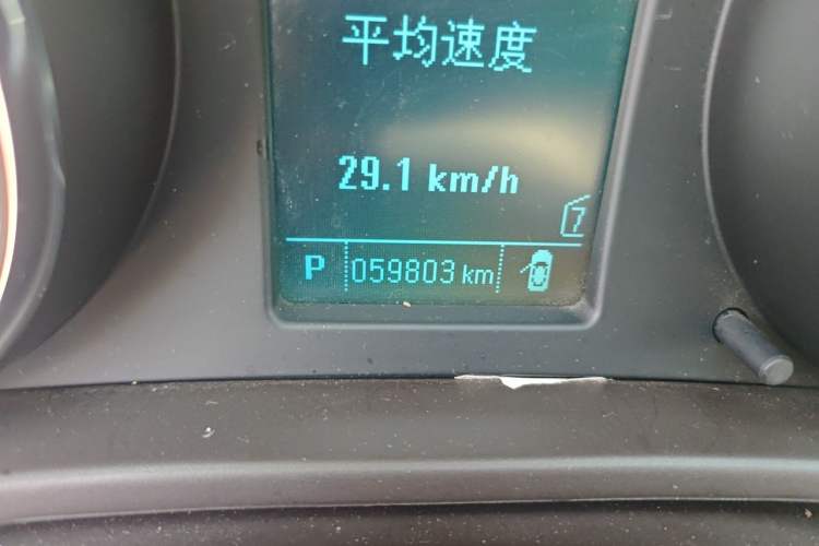 Used Buick Regal 2012 2.0L Comfort Edition Odometer Close Up