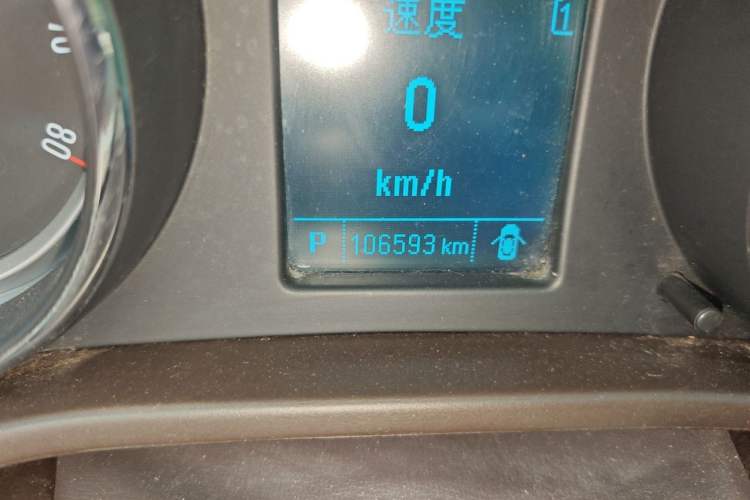 Used Buick Regal 2012 2.0L Luxury Edition Odometer Close Up