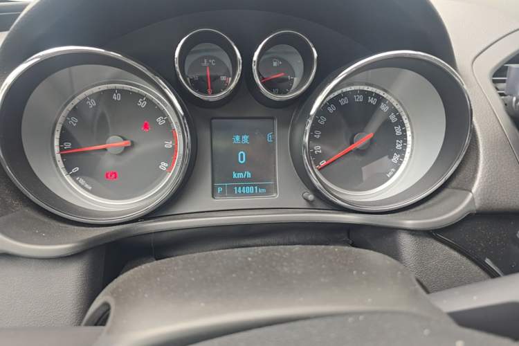 Used Buick Regal 2012 GS 2.0T Super Sport Edition Odometer Close Up