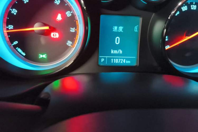 Used Buick Regal 2012 2.0L Comfort Edition Odometer Close Up