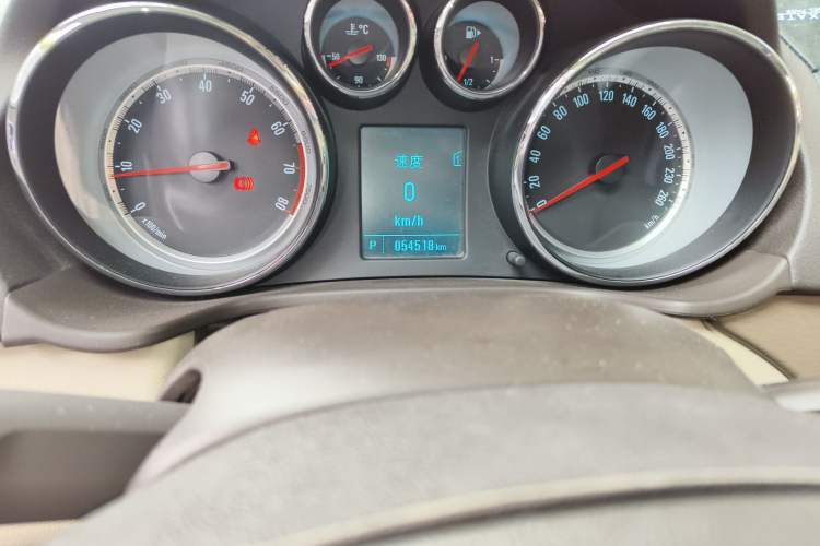 Used Buick Regal 2012 2.0L Comfort Edition Odometer Close Up