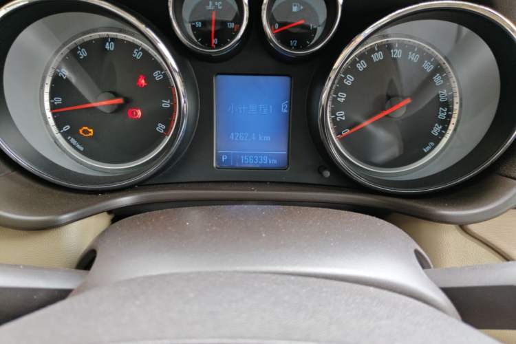 Used Buick Regal 2012 2.0L Luxury Edition Odometer Close Up