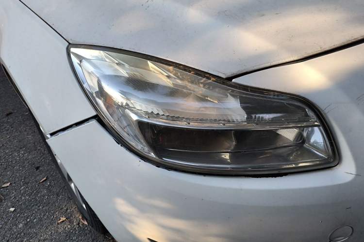 Used Buick Regal 2012 2.0L Luxury Edition Right Front Headlight