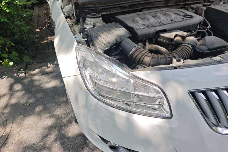 Used Buick Regal 2012 2.0L Luxury Edition Right Front Headlight