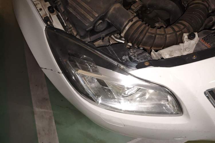 Used Buick Regal 2012 2.4L SIDI Flagship Edition Right Front Headlight