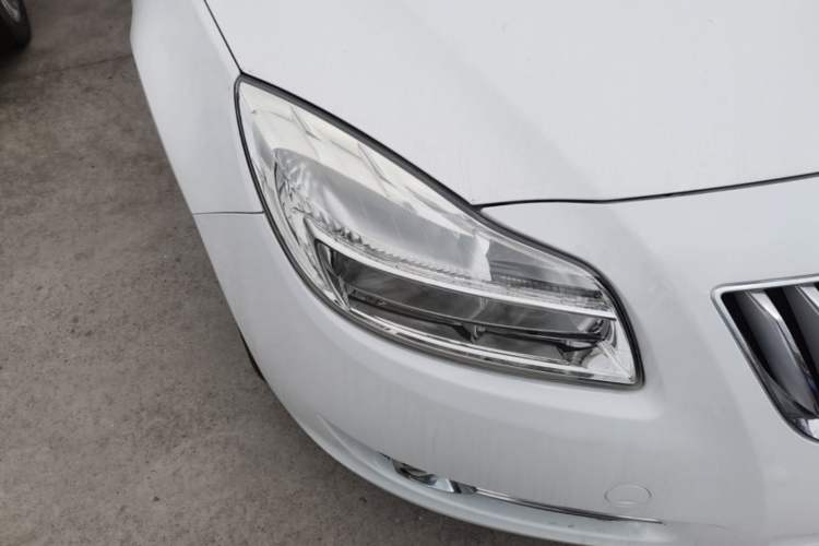 Used Buick Regal 2012 2.0L Luxury Edition Right Front Headlight