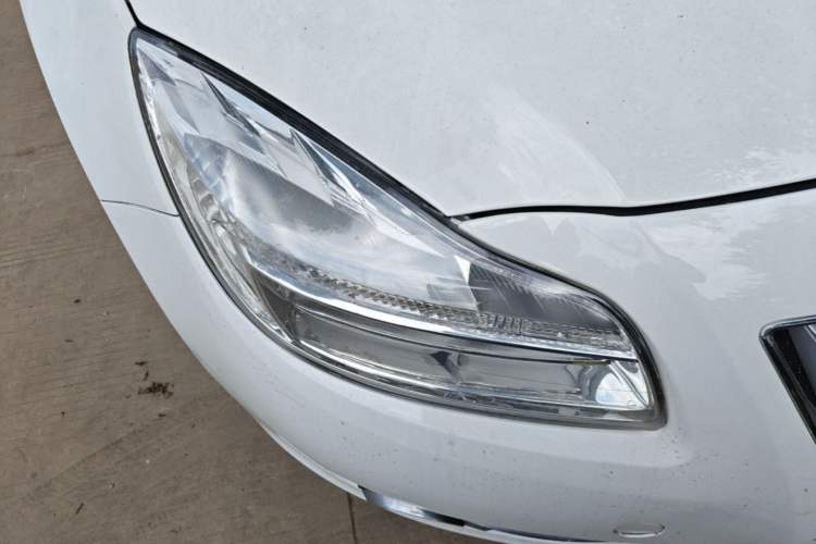 Used Buick Regal 2012 2.0L Luxury Edition Right Front Headlight