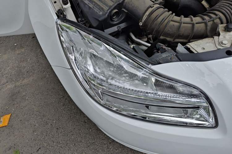Used Buick Regal 2012 2.0L Luxury Edition Right Front Headlight