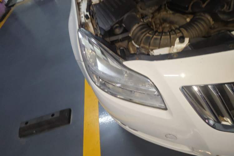 Used Buick Regal 2012 2.0L Comfort Edition Right Front Headlight