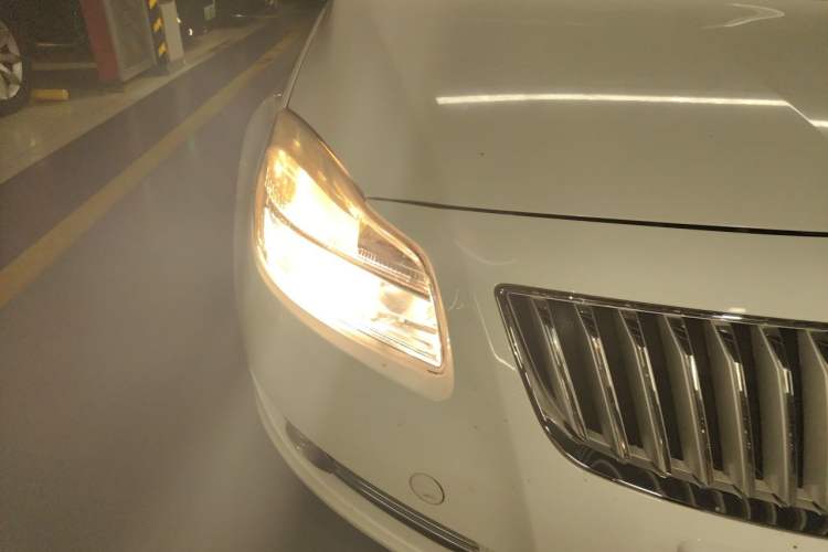 Used Buick Regal 2012 2.0L Luxury Edition Right Front Headlight