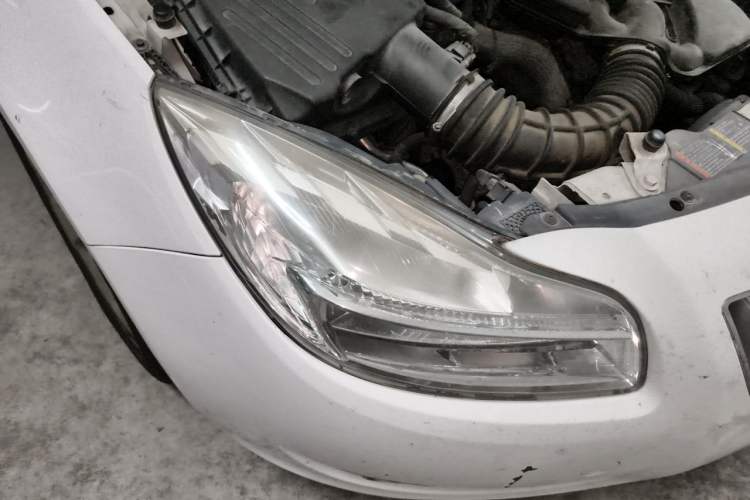 Used Buick Regal 2012 2.0L Luxury Edition Right Front Headlight
