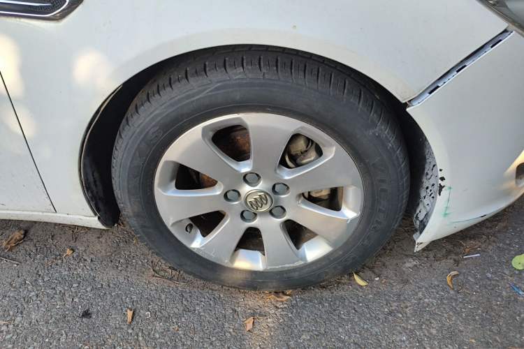Used Buick Regal 2012 2.0L Luxury Edition Right Front Wheel Hub