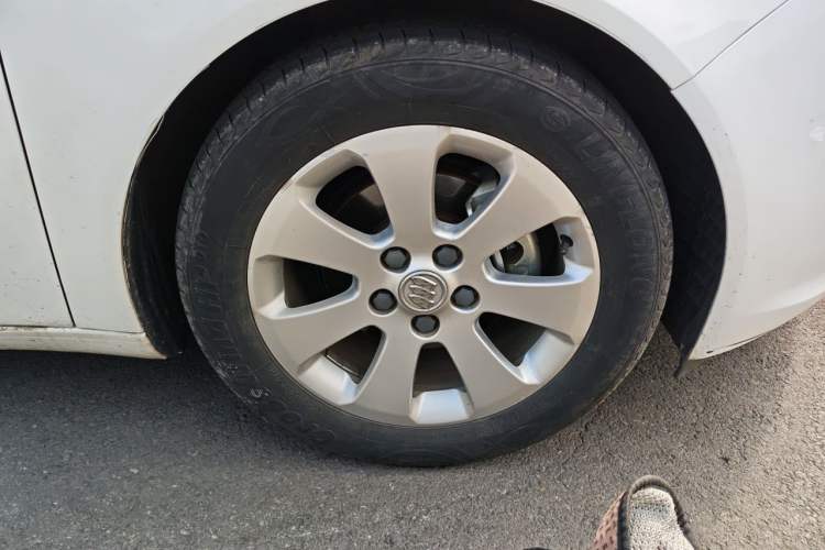 Used Buick Regal 2012 2.0L Comfort Edition Right Front Wheel Hub