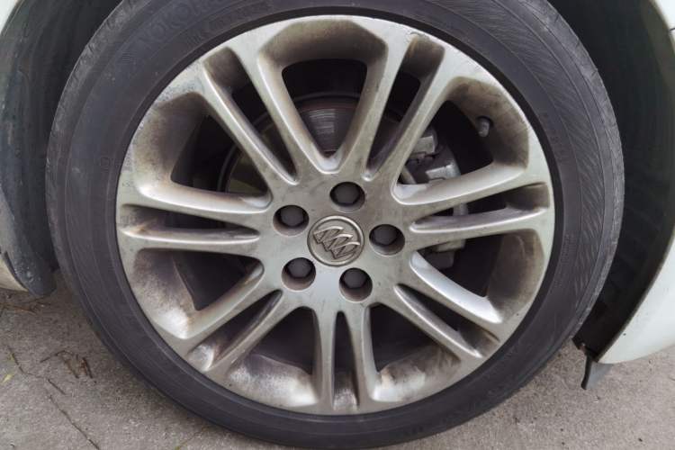 Used Buick Regal 2012 2.4L SIDI Flagship Edition Right Front Wheel Hub