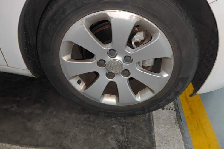 Used Buick Regal 2012 2.0L Comfort Edition Right Front Wheel Hub