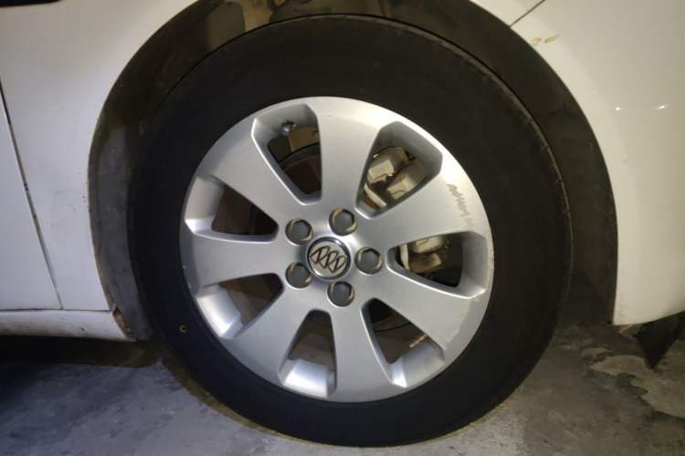 Used Buick Regal 2012 2.0L Luxury Edition Right Front Wheel Hub