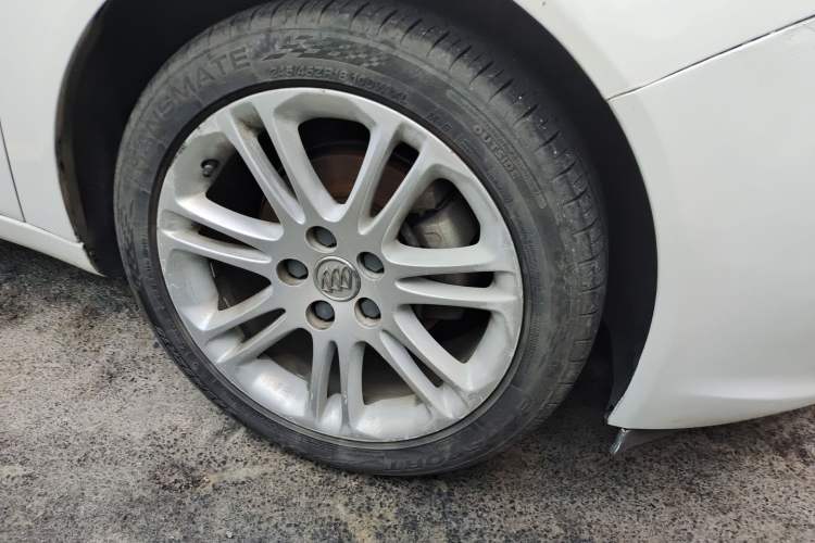 Used Buick Regal 2012 2.4L SIDI Flagship Edition Right Front Wheel Hub