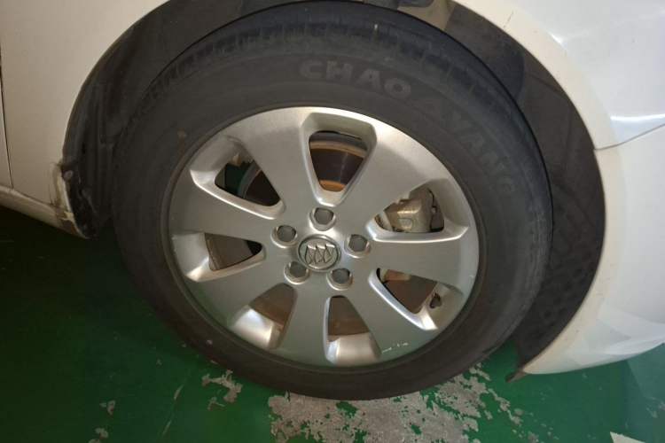 Used Buick Regal 2012 2.0L Comfort Edition Right Front Wheel Hub