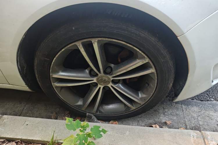 Used Buick Regal 2012 GS 2.0T Super Sport Edition Right Front Wheel Hub