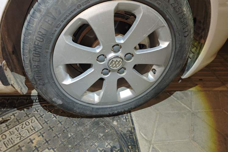 Used Buick Regal 2012 2.0L Comfort Edition Right Front Wheel Hub