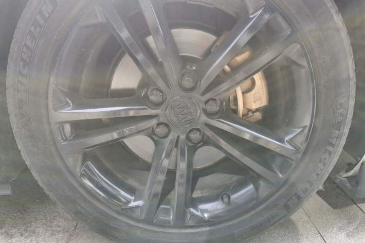 Used Buick Regal 2012 GS 2.0T Super Sport Edition Right Front Wheel Hub