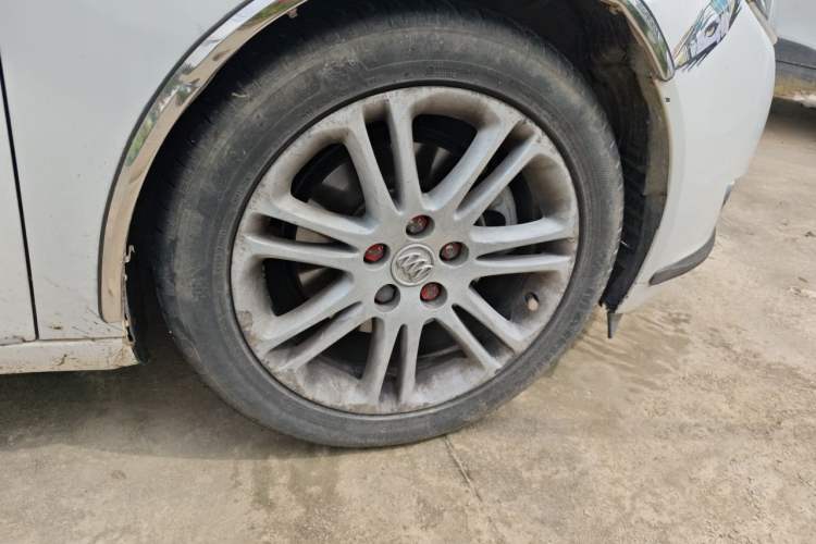 Used Buick Regal 2012 GS 2.0T Super Sport Edition Right Front Wheel Hub