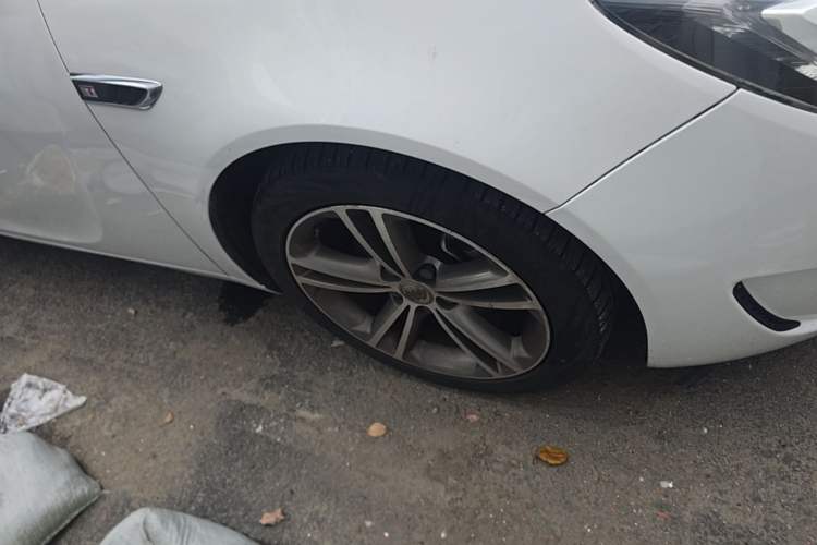 Used Buick Regal 2012 GS 2.0T Super Sport Edition Right Front Wheel Hub
