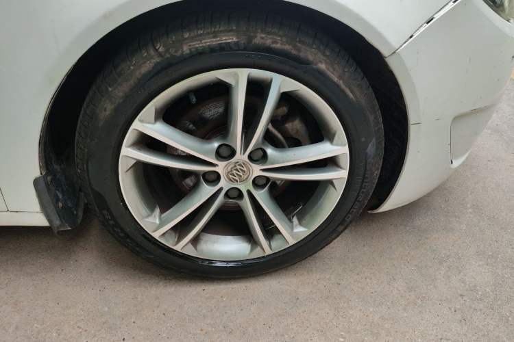 Used Buick Regal 2012 GS 2.0T Super Sport Edition Right Front Wheel Hub