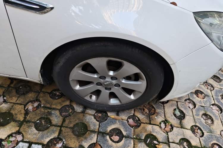 Used Buick Regal 2012 2.0L Luxury Edition Right Front Wheel Hub