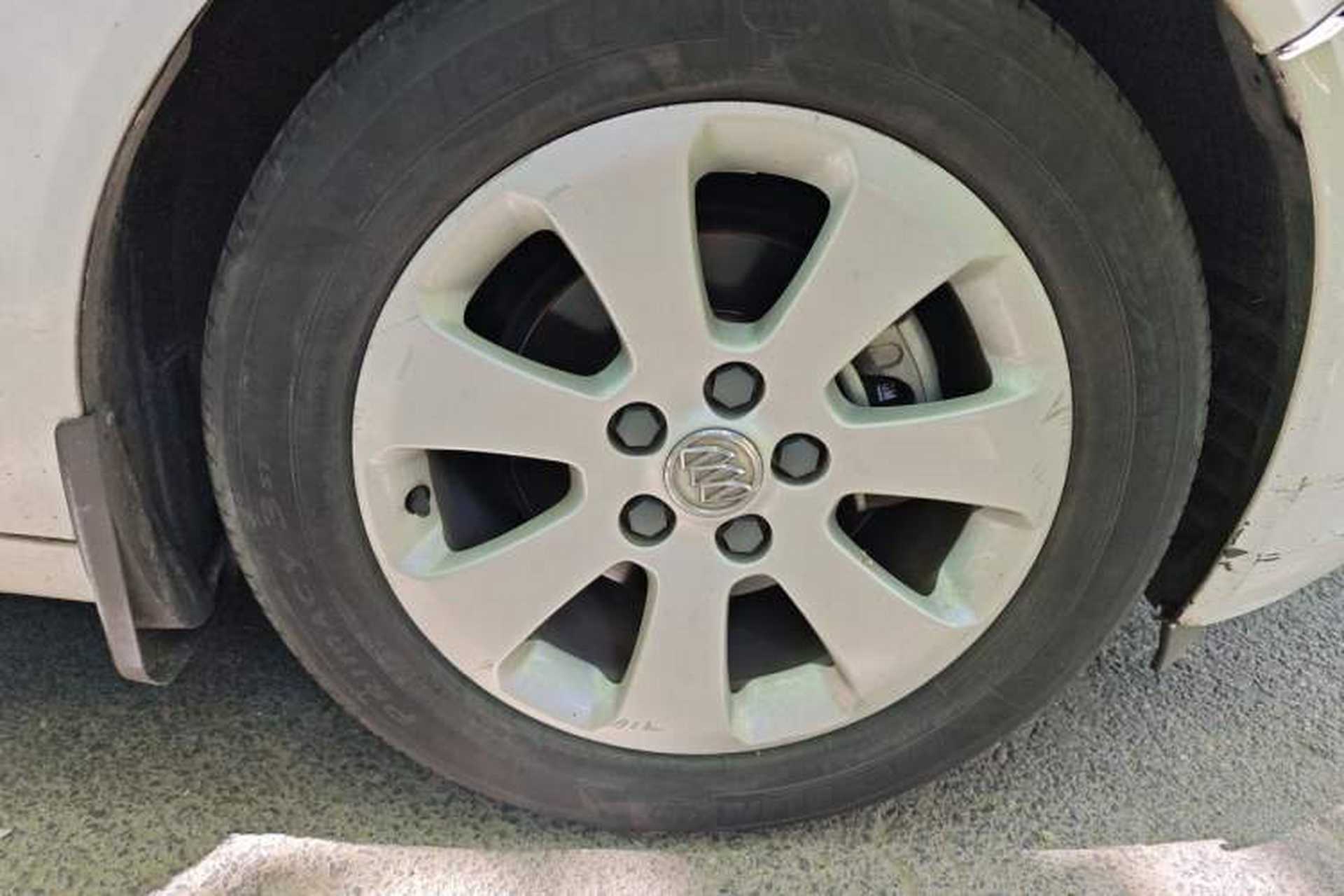 Used Buick Regal 2012 2.0L Luxury Edition Right Front Wheel Hub