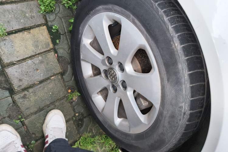 Used Buick Regal 2012 2.0L Comfort Edition Right Front Wheel Hub