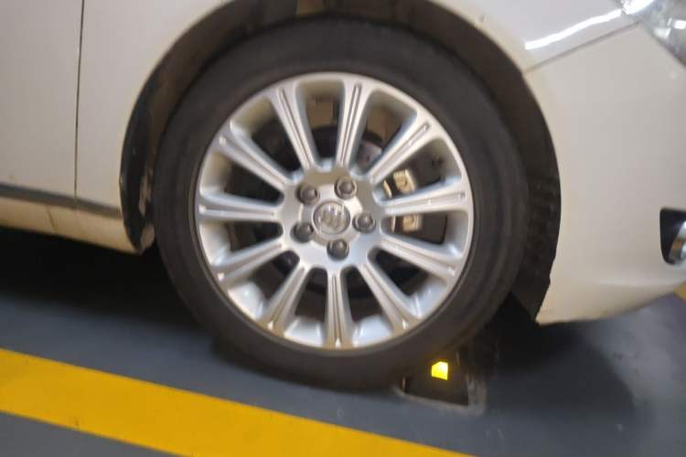 Used Buick Regal 2012 2.0L Comfort Edition Right Front Wheel Hub