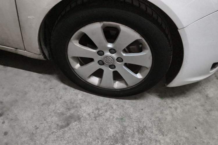 Used Buick Regal 2012 2.0L Luxury Edition Right Front Wheel Hub
