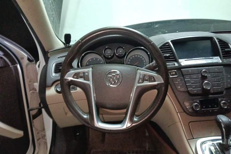 Used Buick Regal 2012 2.0L Luxury Edition Steering Wheel