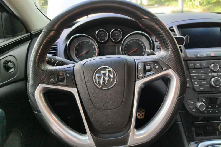 Used Buick Regal 2012 GS 2.0T Super Sport Edition Steering Wheel