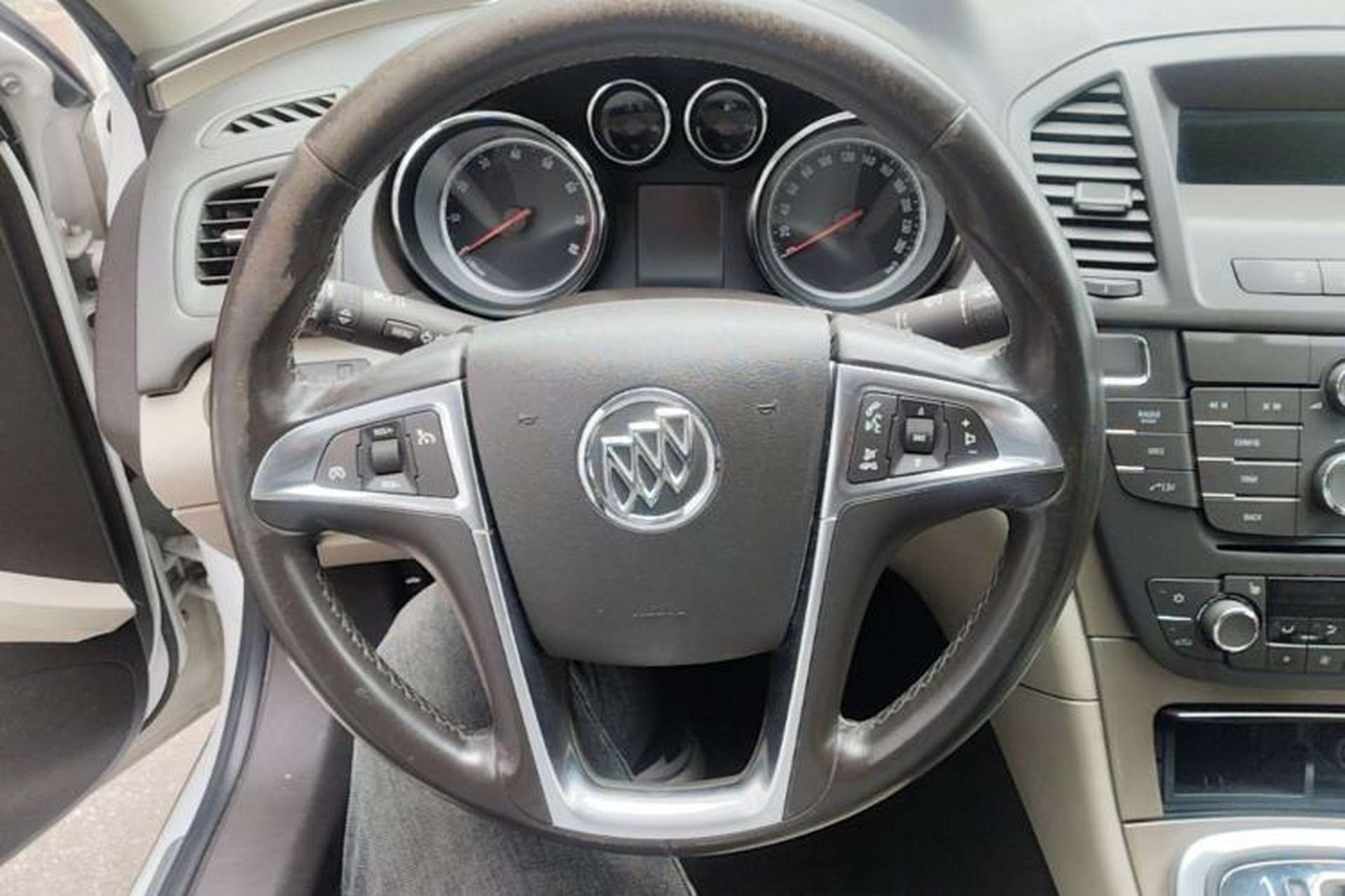 Used Buick Regal 2012 2.0L Luxury Edition Steering Wheel