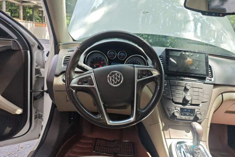Used Buick Regal 2012 2.0L Luxury Edition Steering Wheel
